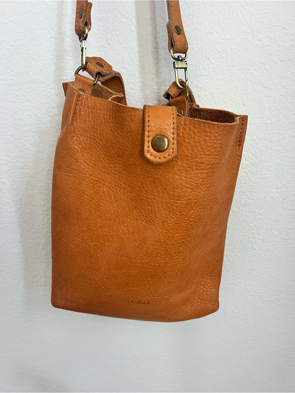 Tan Pebbled Leather Crossbody Tote - Picture 3 of 4